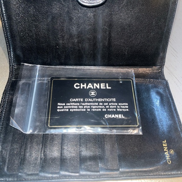 Chanel Black Leather Wallet with Pearl Handle - Picture 6 of 12
